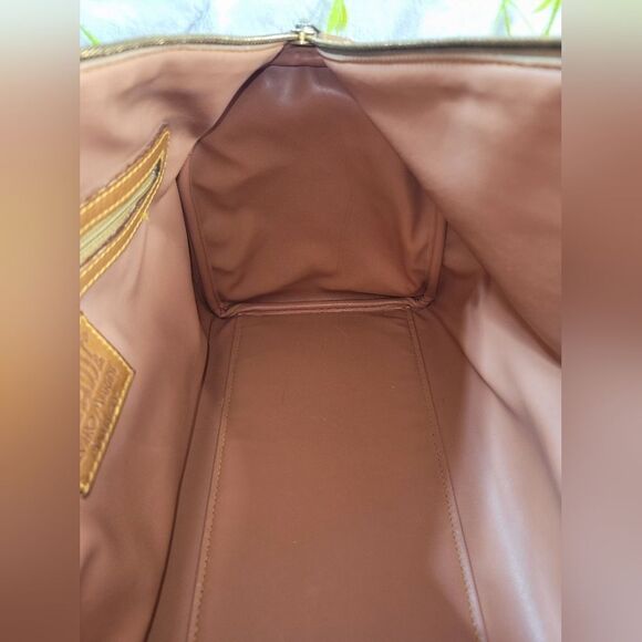 Alviero Martini I'IASSE Italy Geo Map Satchel Barrel Bag PRISTINE CONDITION - Picture 14 of 17